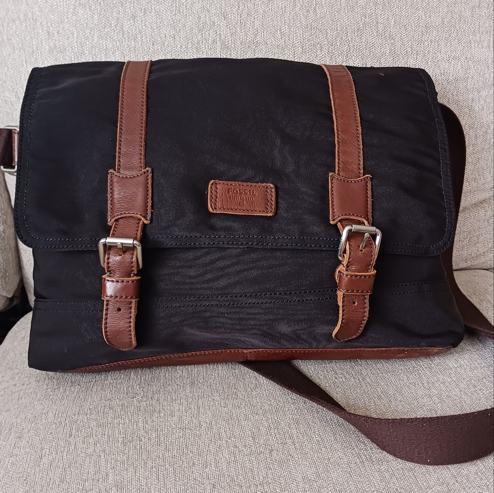 Fossil Canyon Men's Black and Brown Messenger Bag
